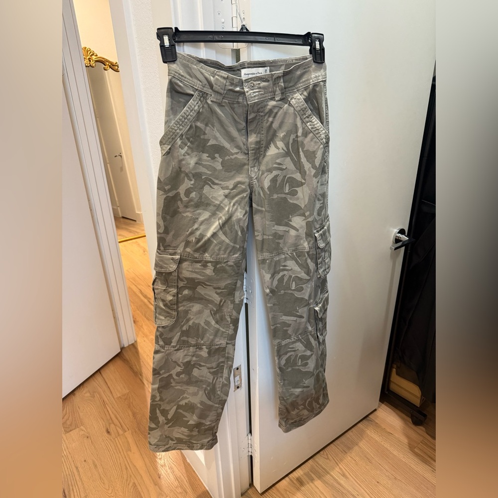 Abercrombie cargo pants - camo